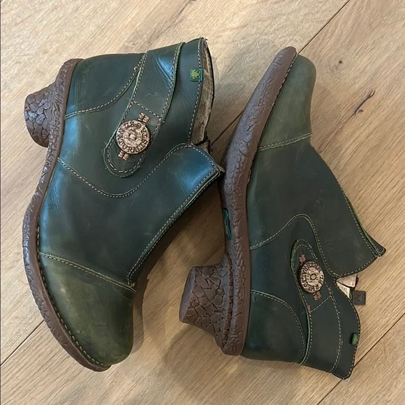 El Naturalista Green Leather Ankle Boots w side zip. Size 41 (size 10). - Picture 11 of 11